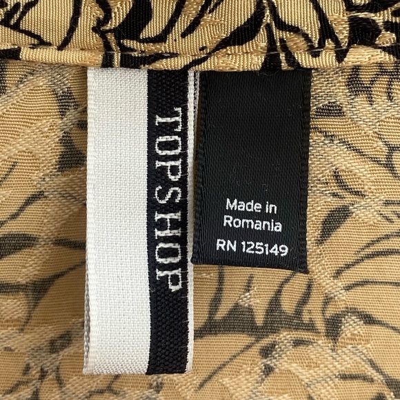 Top Shop NWOT Size US 4 Long Sleeve Blouse with gold & black floral print button - Picture 10 of 12